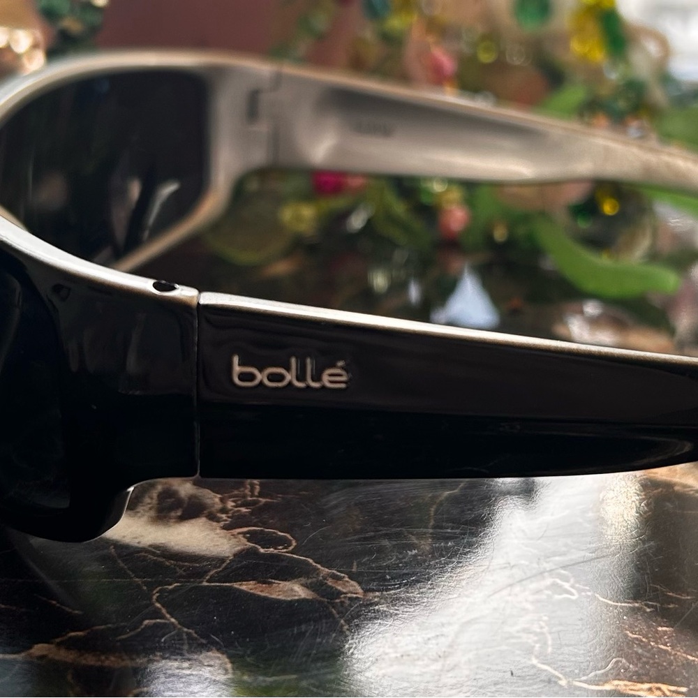 EUC Bolle Children’s Pirahna Jr Sunglasses with case - Picture 9 of 16